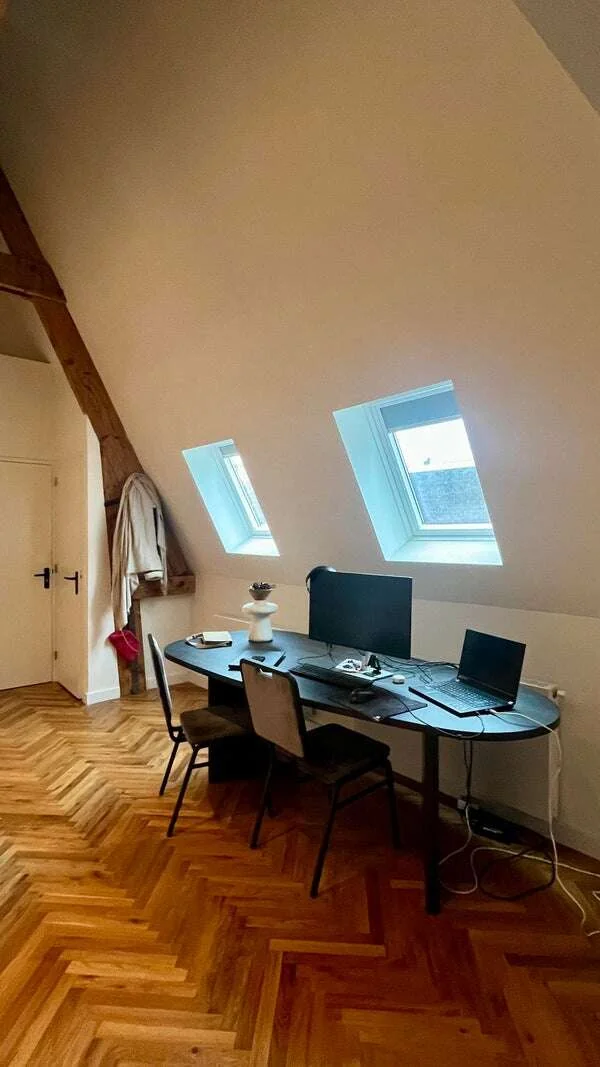 geblurde versie van de foto als achtergrond