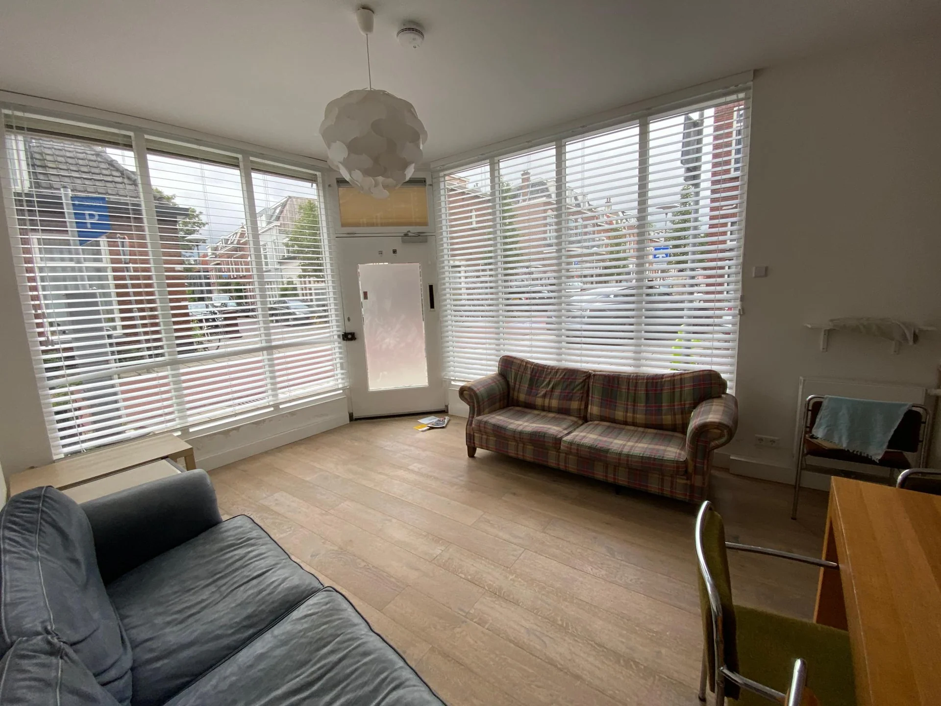 geblurde versie van de foto als achtergrond