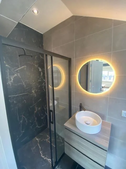 geblurde versie van de foto als achtergrond