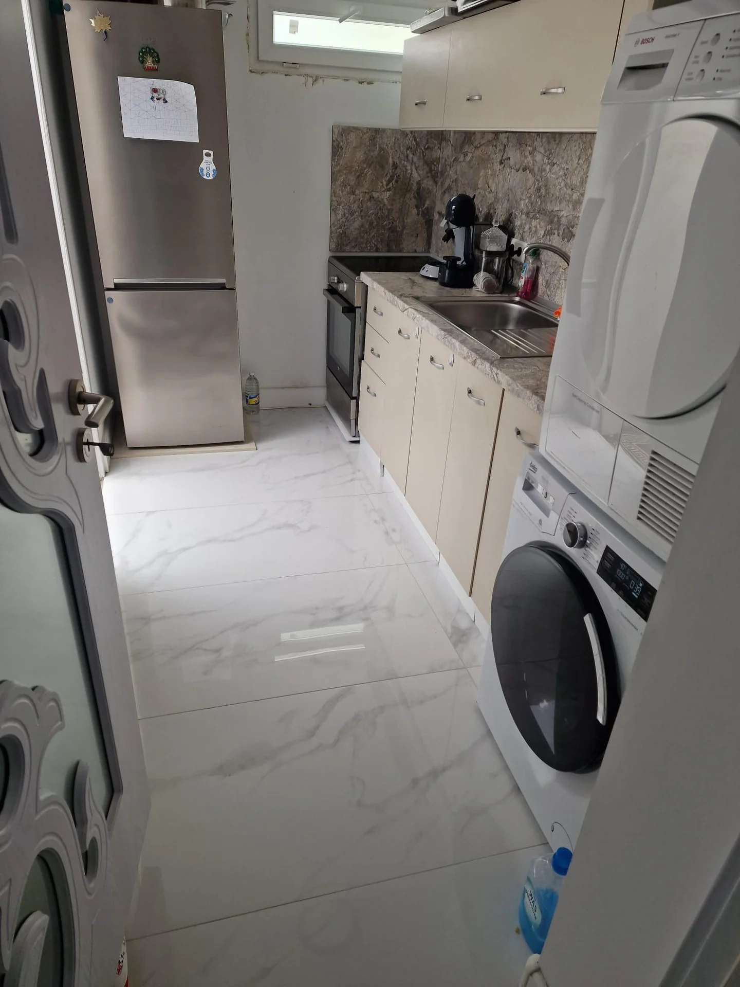 geblurde versie van de foto als achtergrond