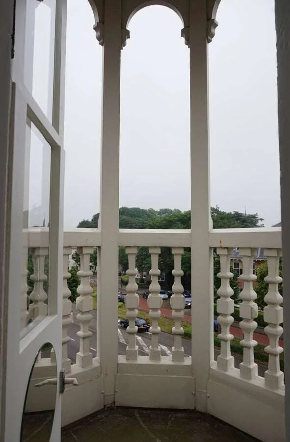 geblurde versie van de foto als achtergrond