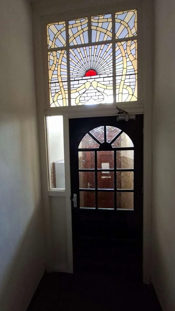 geblurde versie van de foto als achtergrond