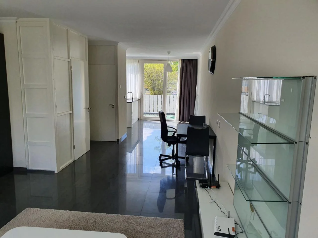 geblurde versie van de foto als achtergrond