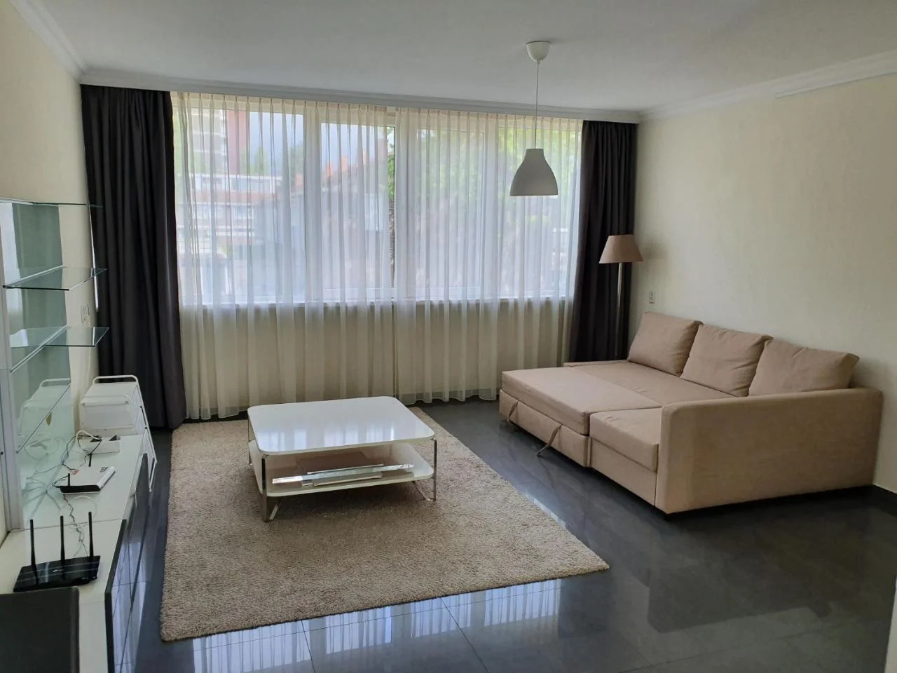 geblurde versie van de foto als achtergrond