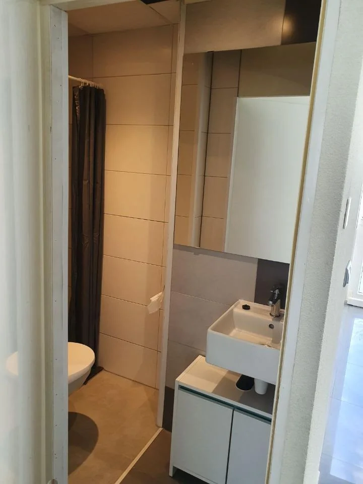 geblurde versie van de foto als achtergrond