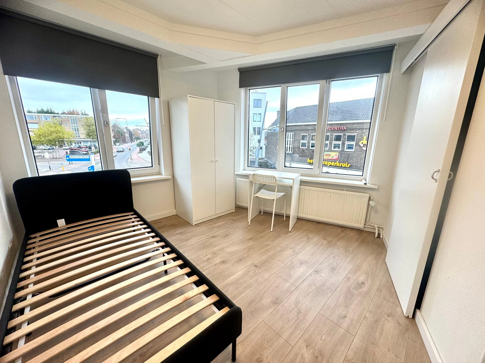 geblurde versie van de foto als achtergrond