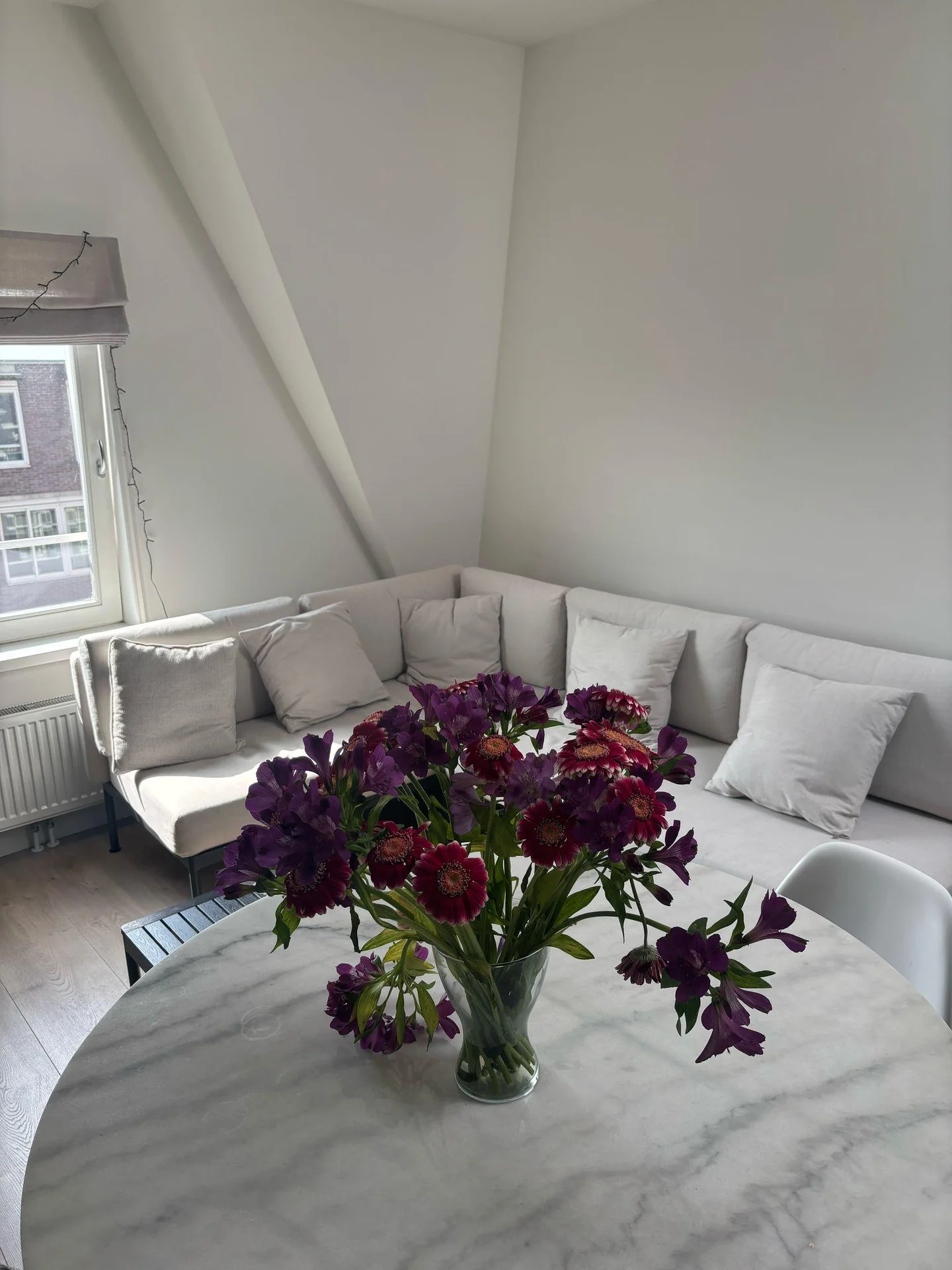 geblurde versie van de foto als achtergrond