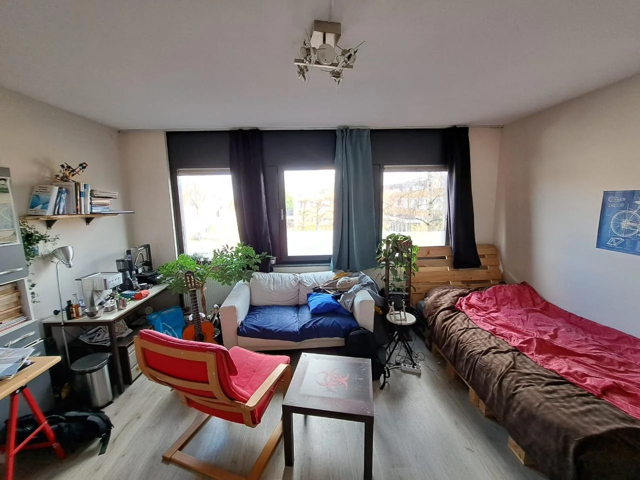 geblurde versie van de foto als achtergrond