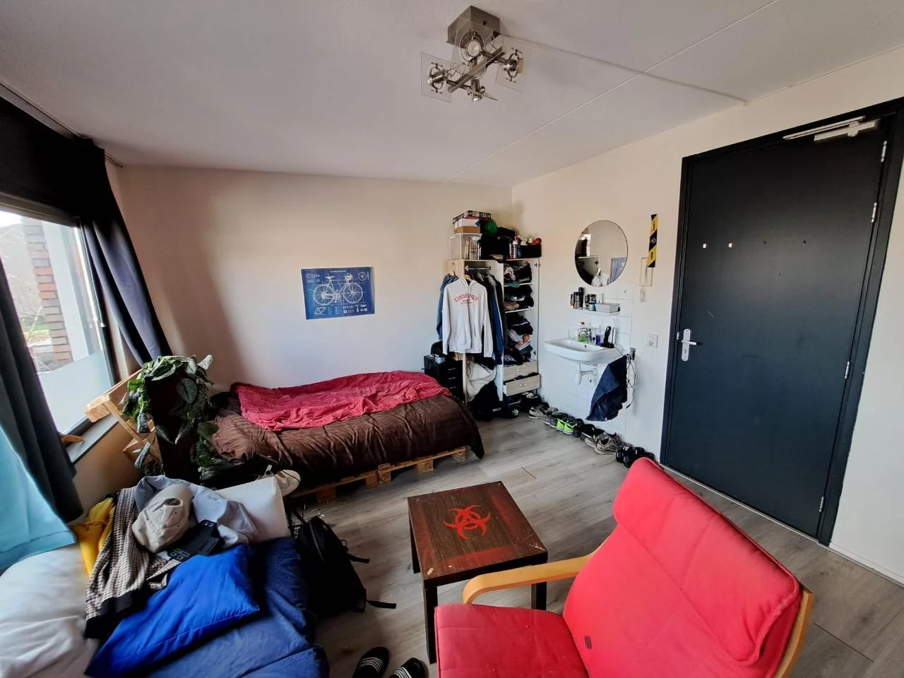 geblurde versie van de foto als achtergrond