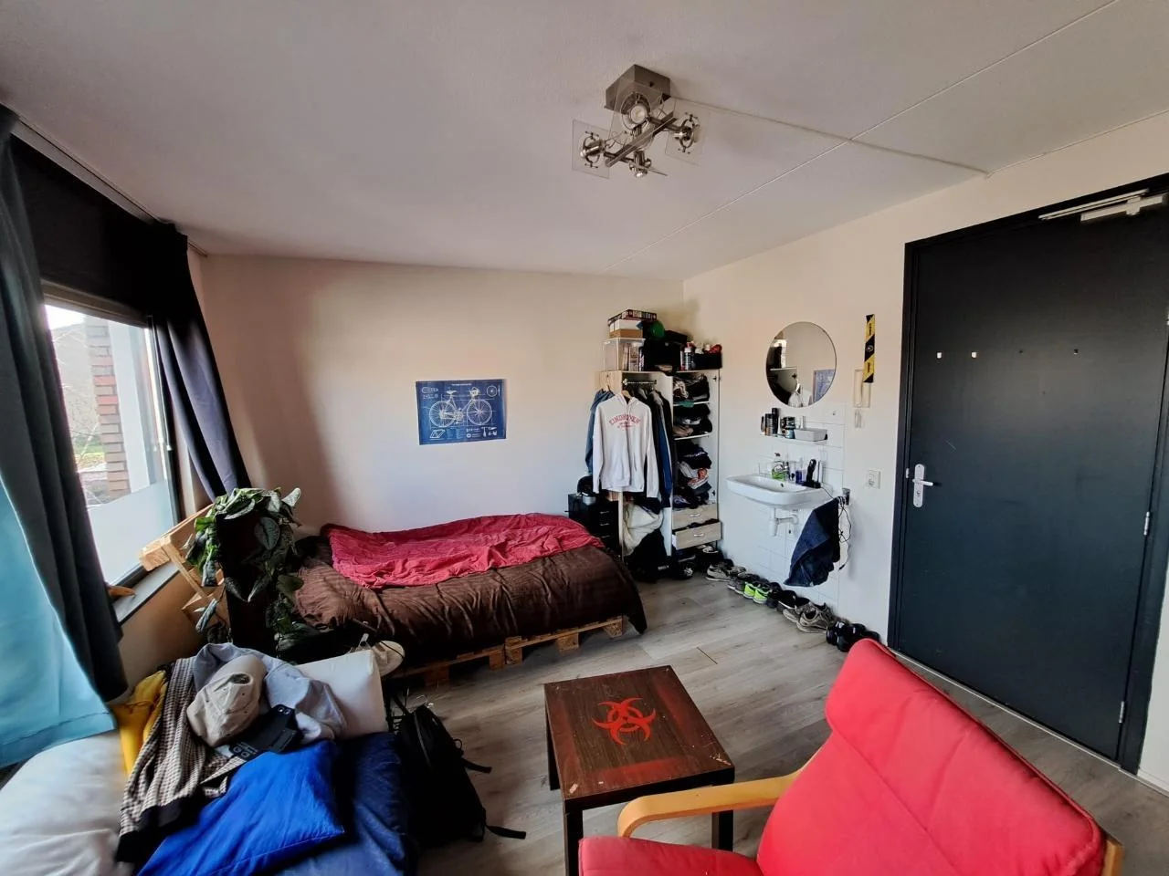 geblurde versie van de foto als achtergrond