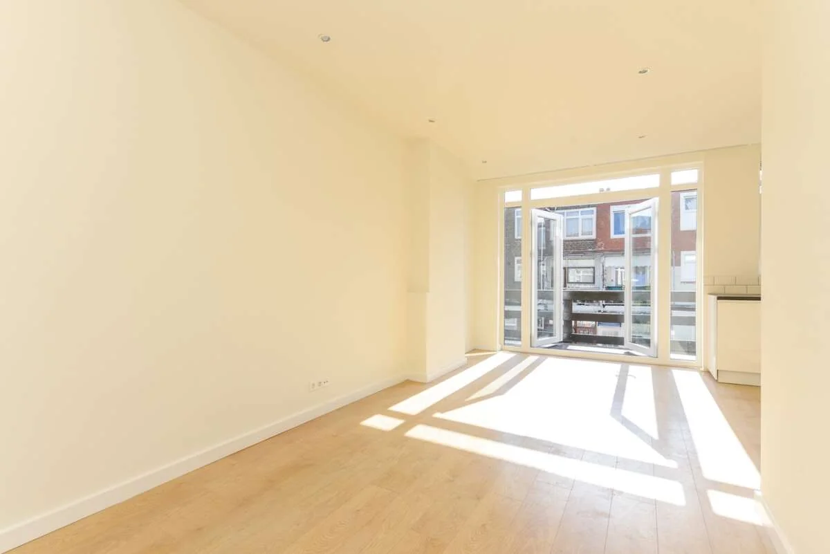 geblurde versie van de foto als achtergrond