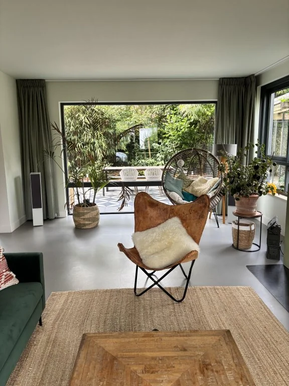 geblurde versie van de foto als achtergrond