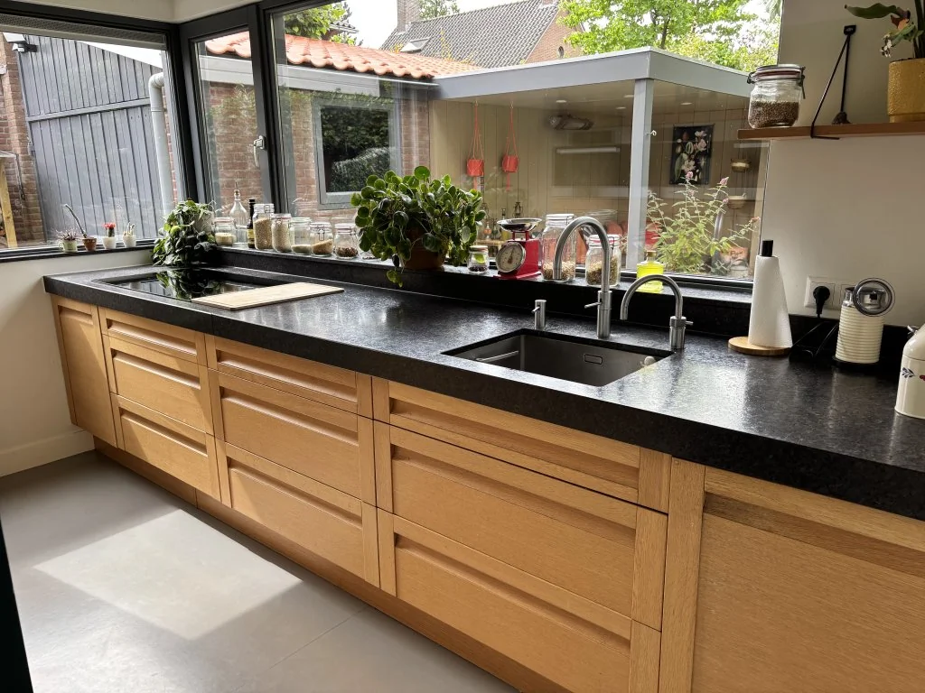 geblurde versie van de foto als achtergrond