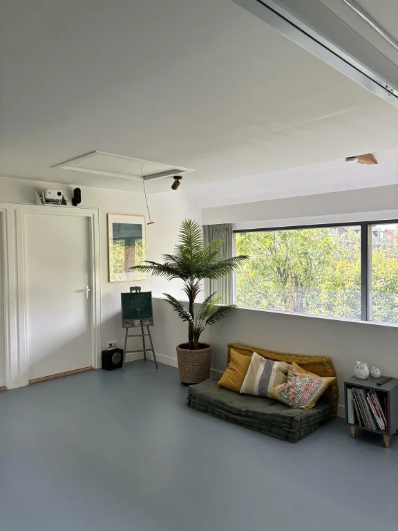 geblurde versie van de foto als achtergrond