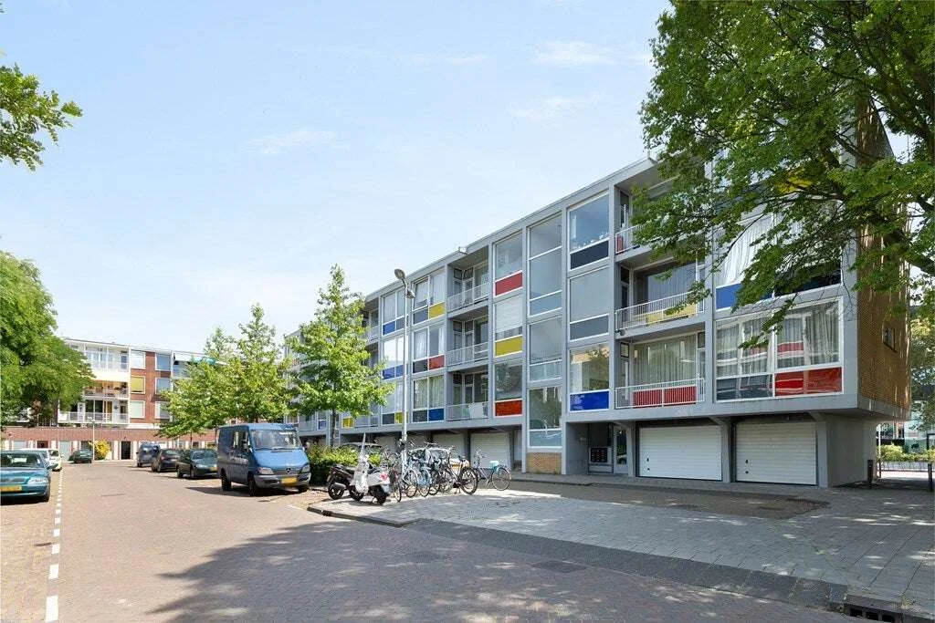 geblurde versie van de foto als achtergrond