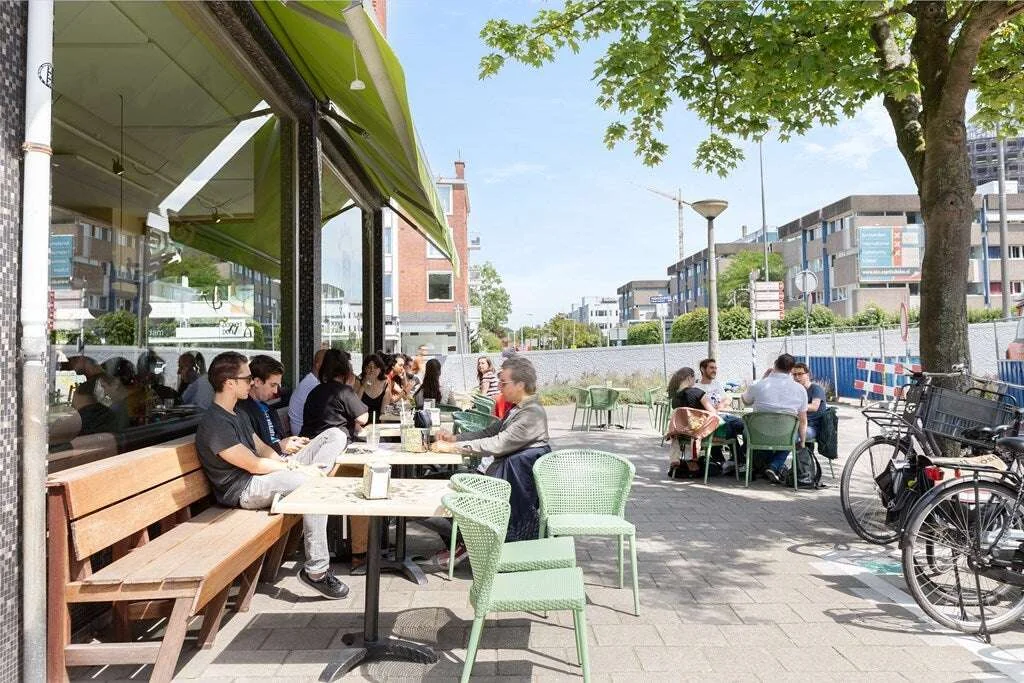 geblurde versie van de foto als achtergrond