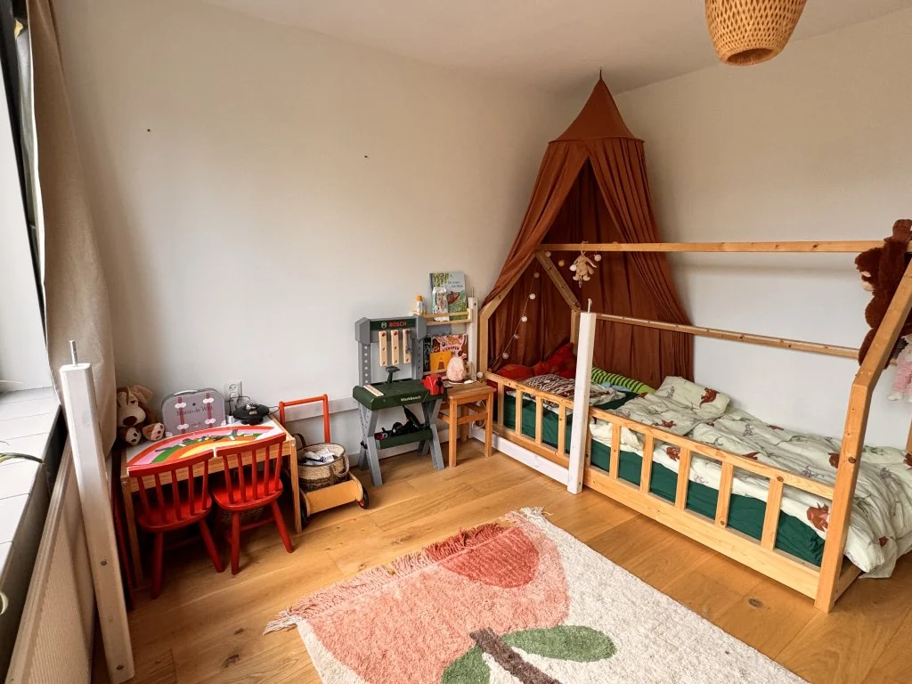 geblurde versie van de foto als achtergrond