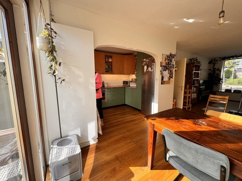 geblurde versie van de foto als achtergrond