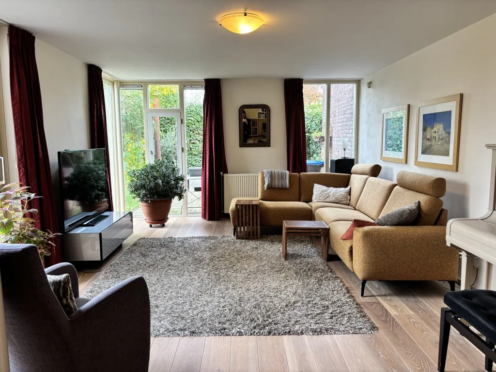 geblurde versie van de foto als achtergrond