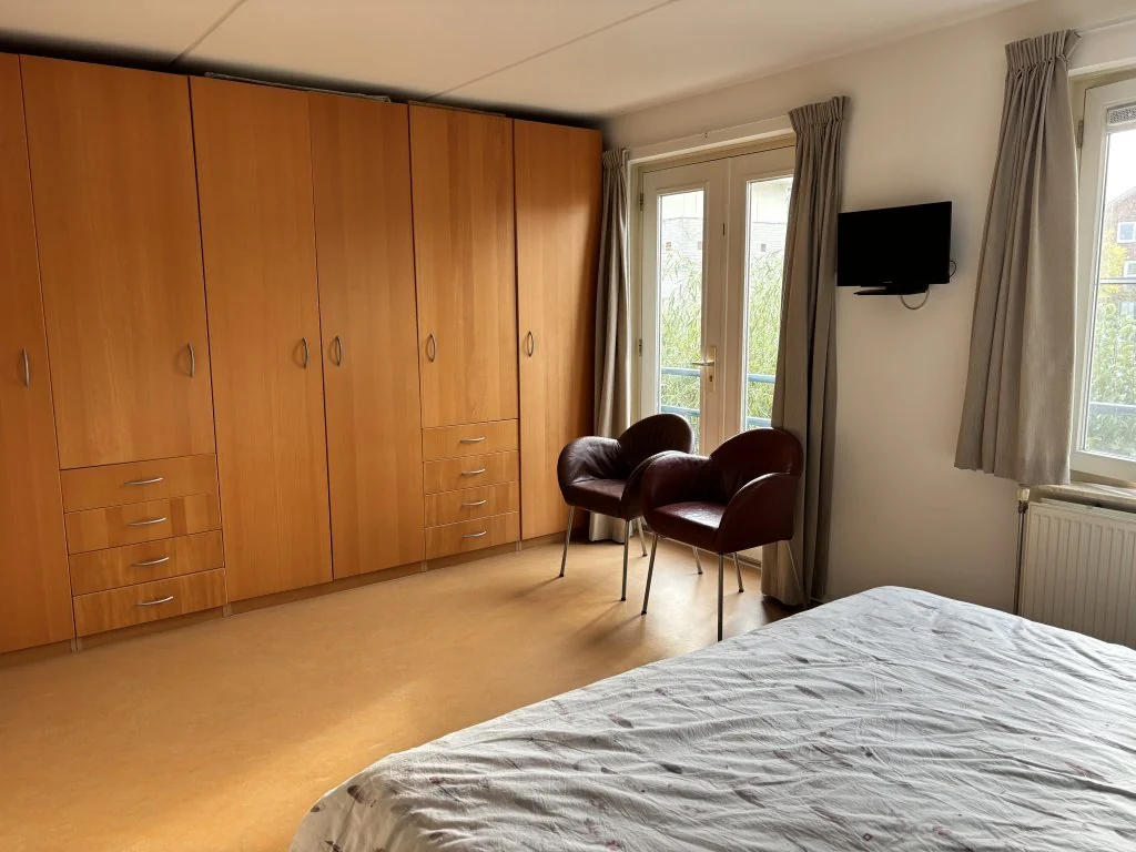 geblurde versie van de foto als achtergrond