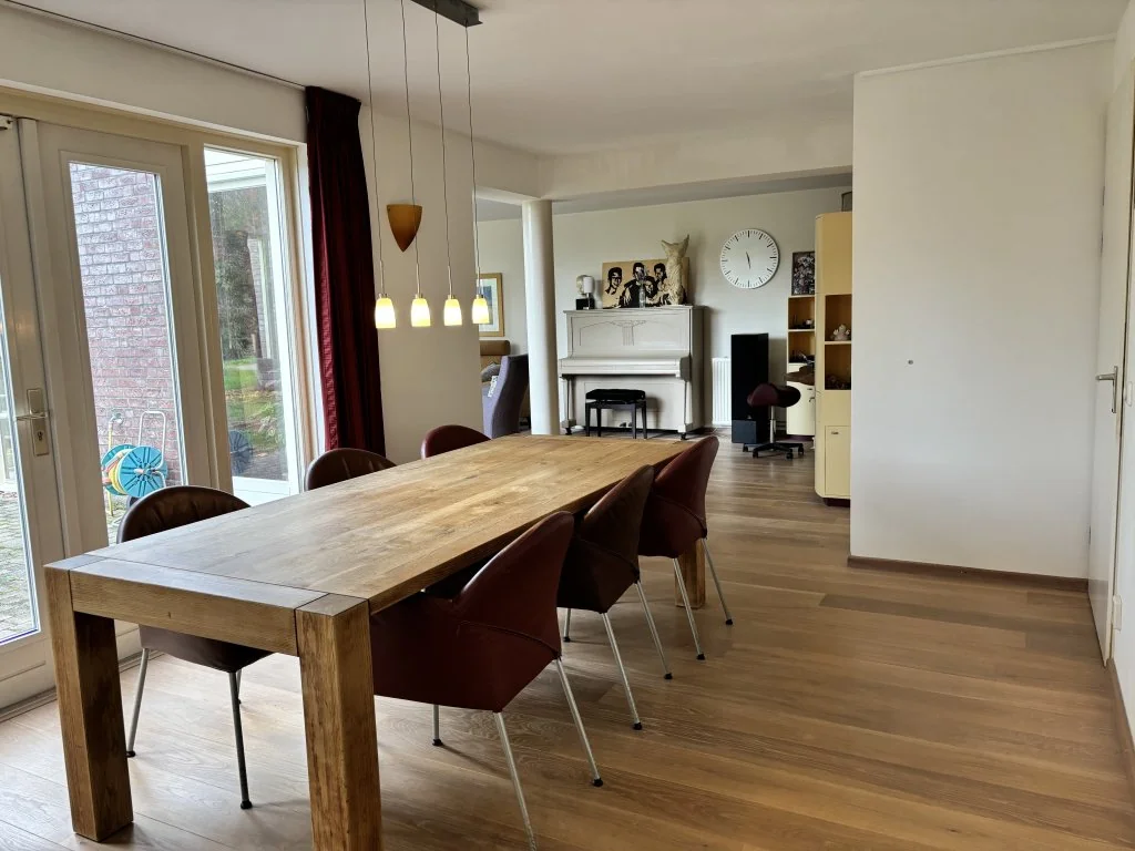 geblurde versie van de foto als achtergrond