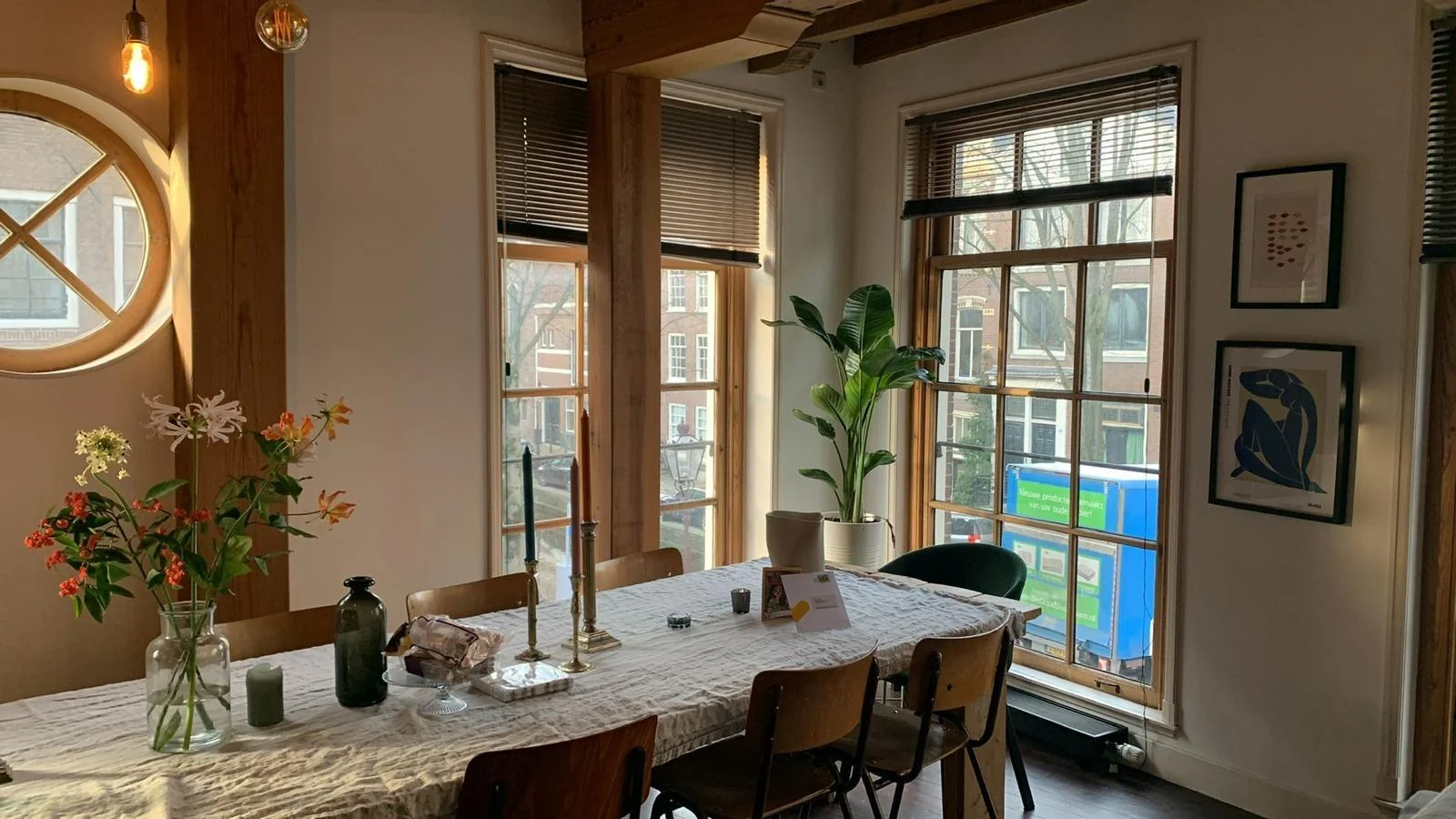 geblurde versie van de foto als achtergrond