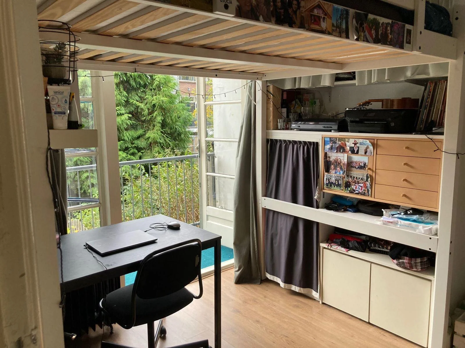 geblurde versie van de foto als achtergrond