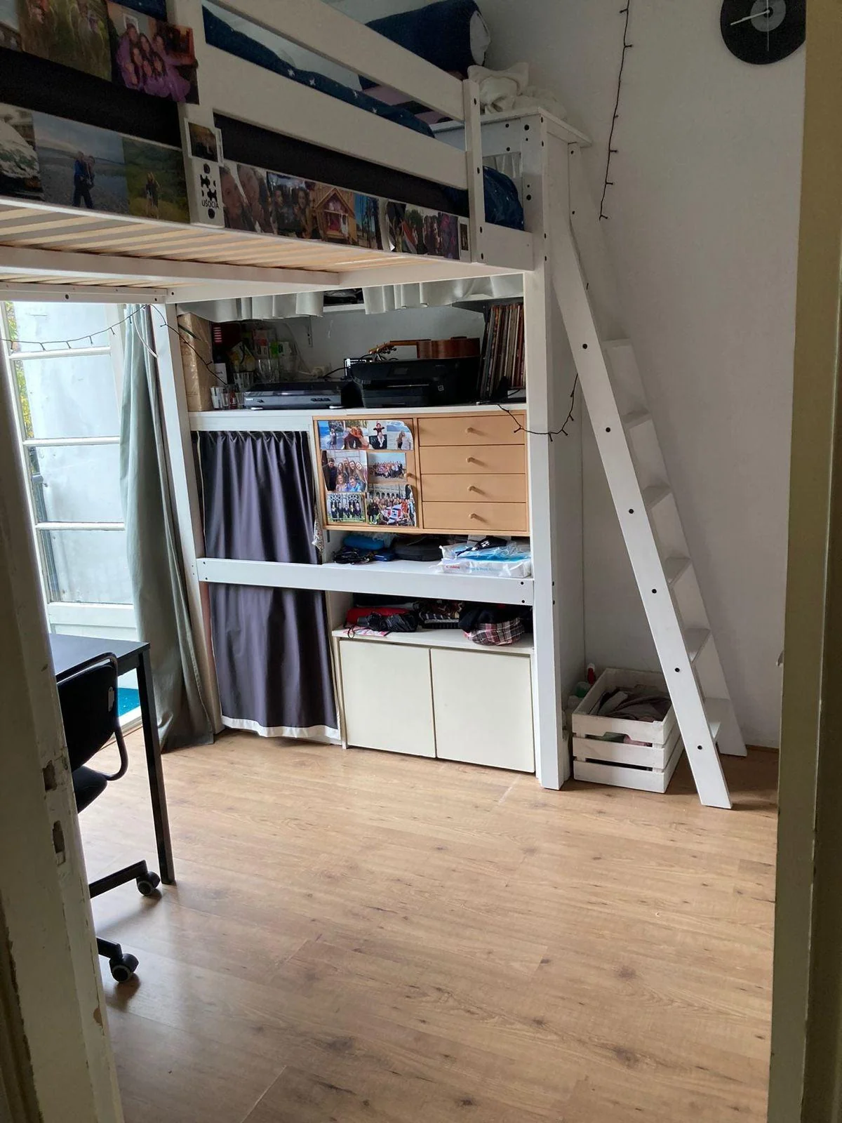 geblurde versie van de foto als achtergrond