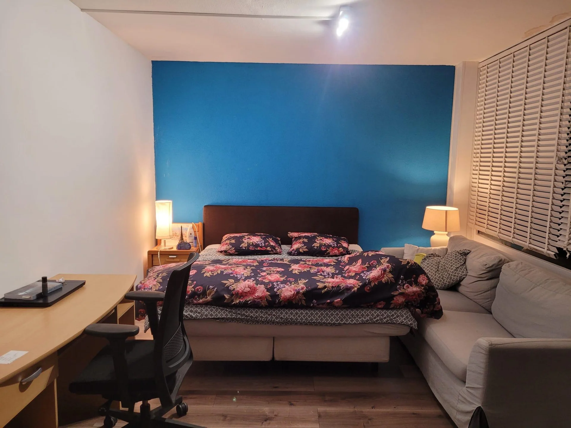 geblurde versie van de foto als achtergrond