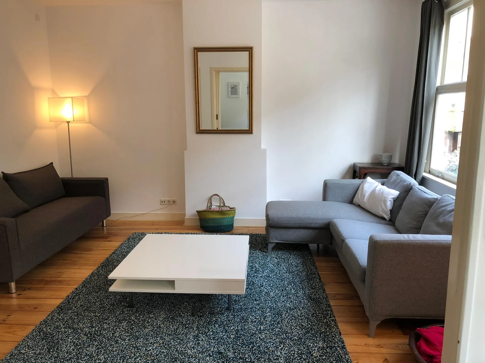 geblurde versie van de foto als achtergrond