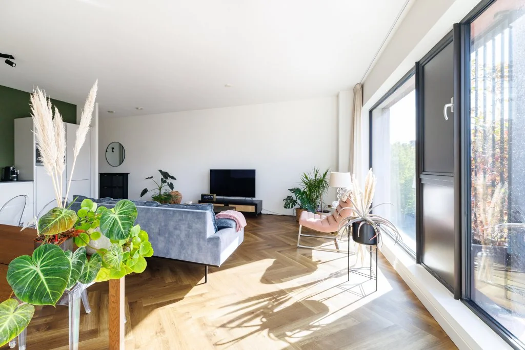 geblurde versie van de foto als achtergrond