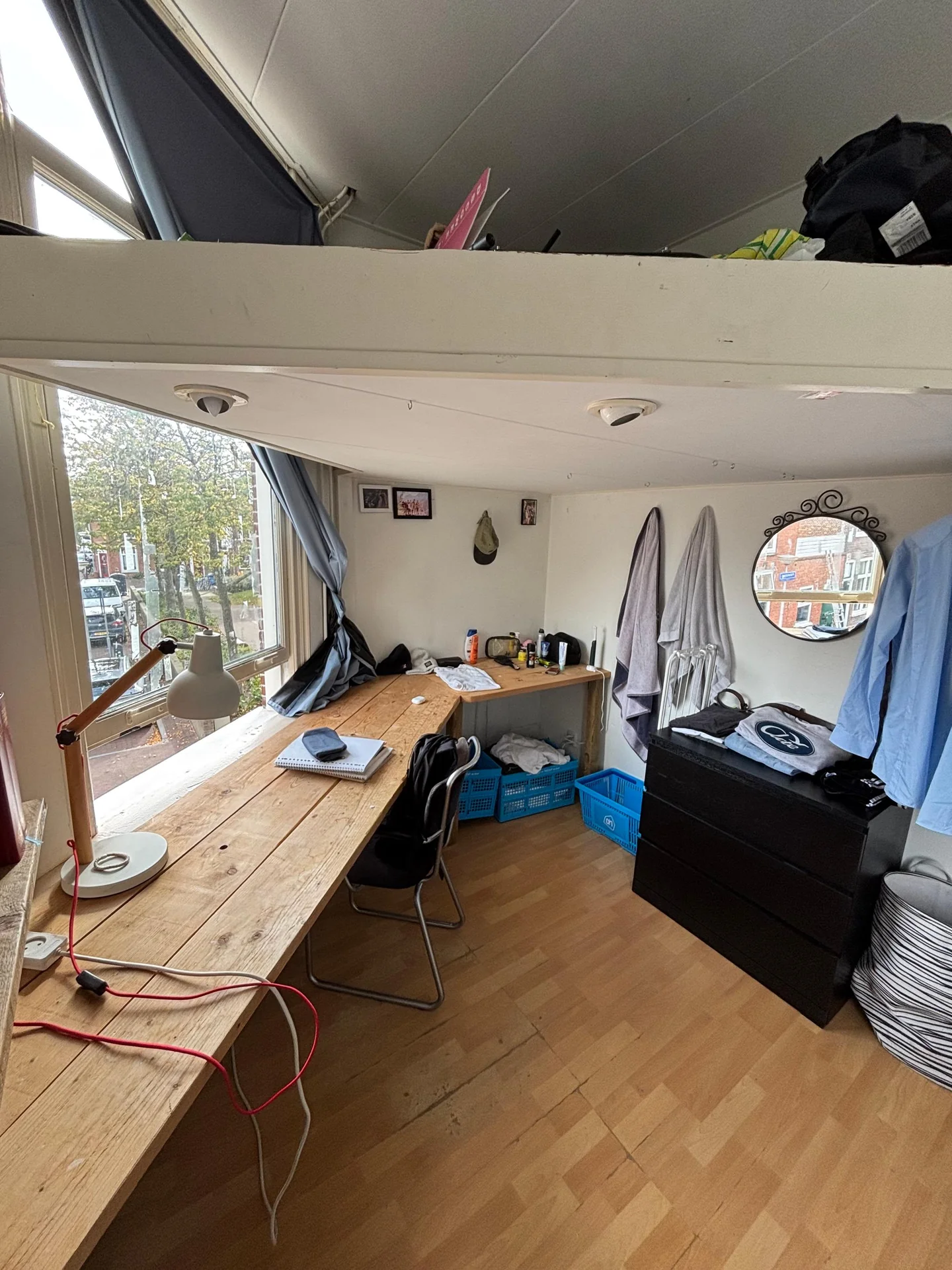 geblurde versie van de foto als achtergrond