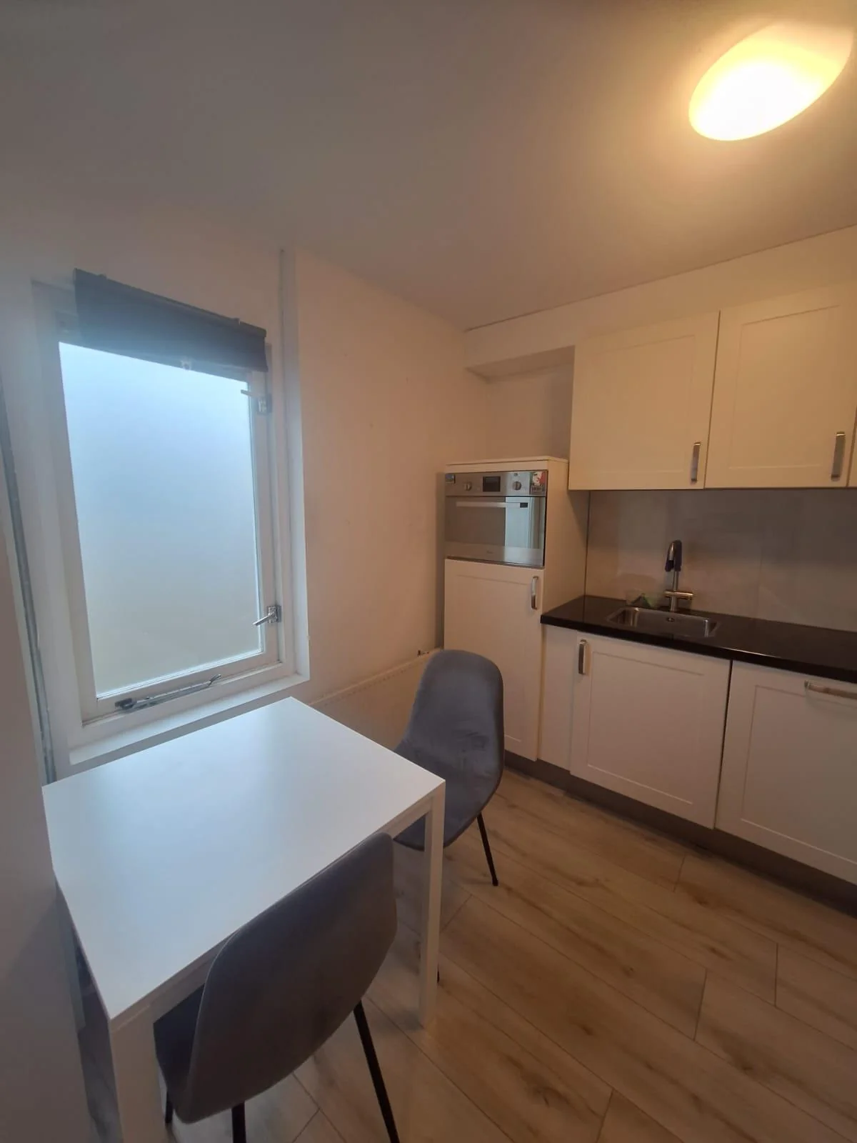 geblurde versie van de foto als achtergrond