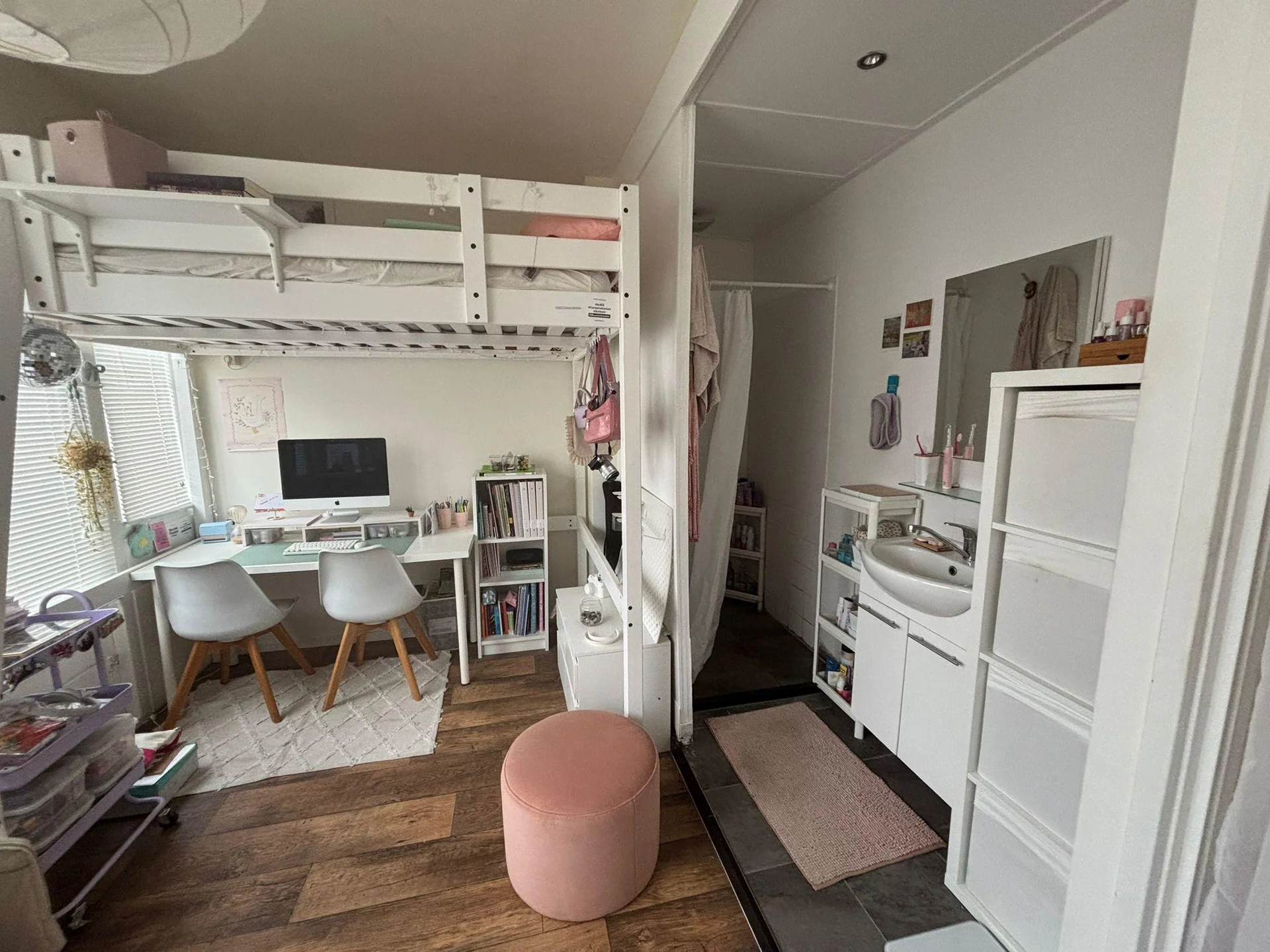 geblurde versie van de foto als achtergrond