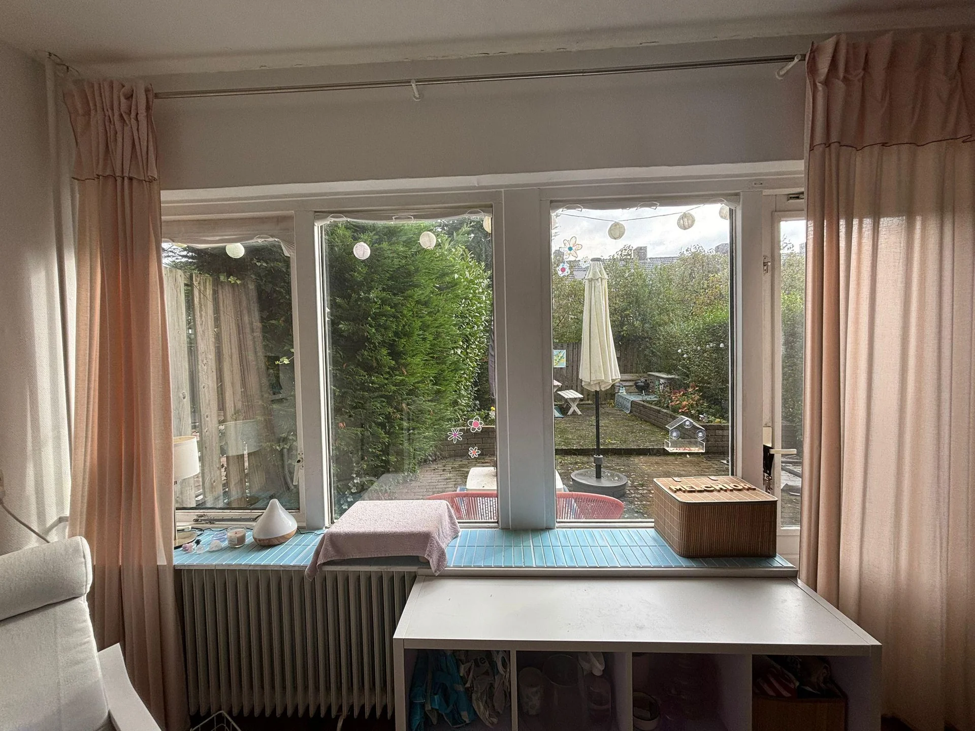 geblurde versie van de foto als achtergrond