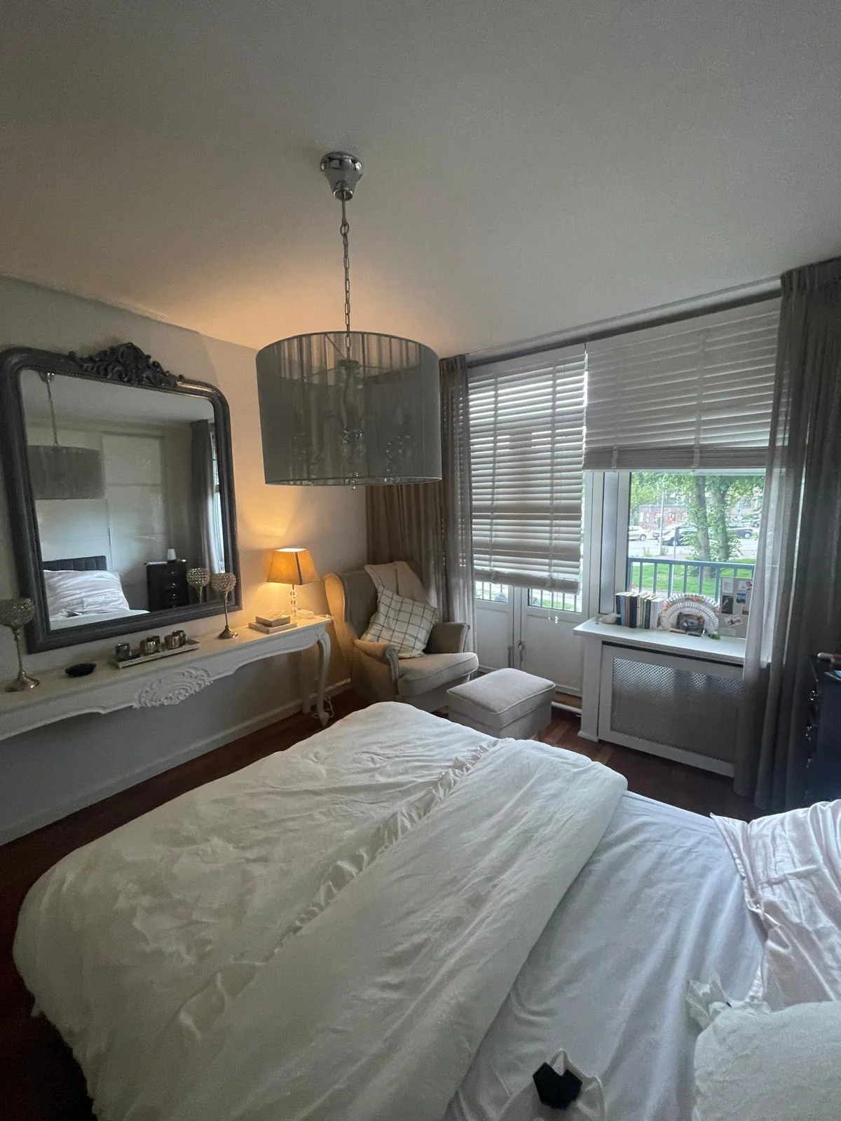 geblurde versie van de foto als achtergrond