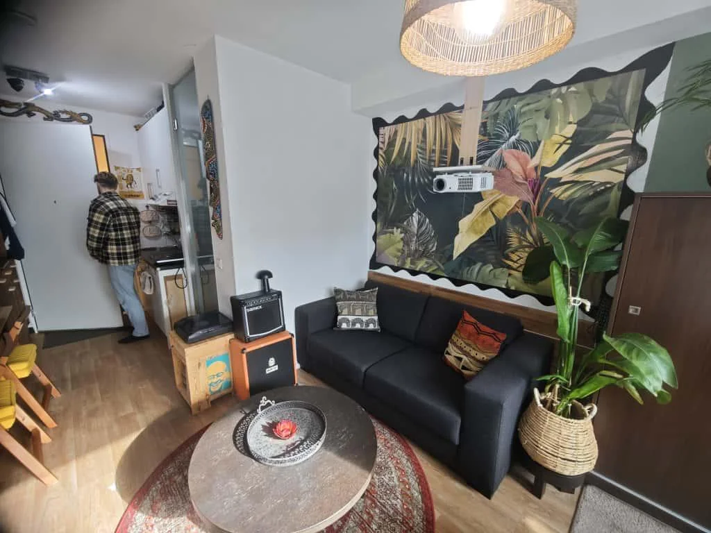 geblurde versie van de foto als achtergrond