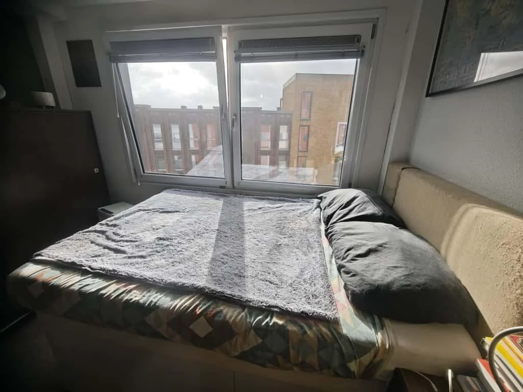 geblurde versie van de foto als achtergrond