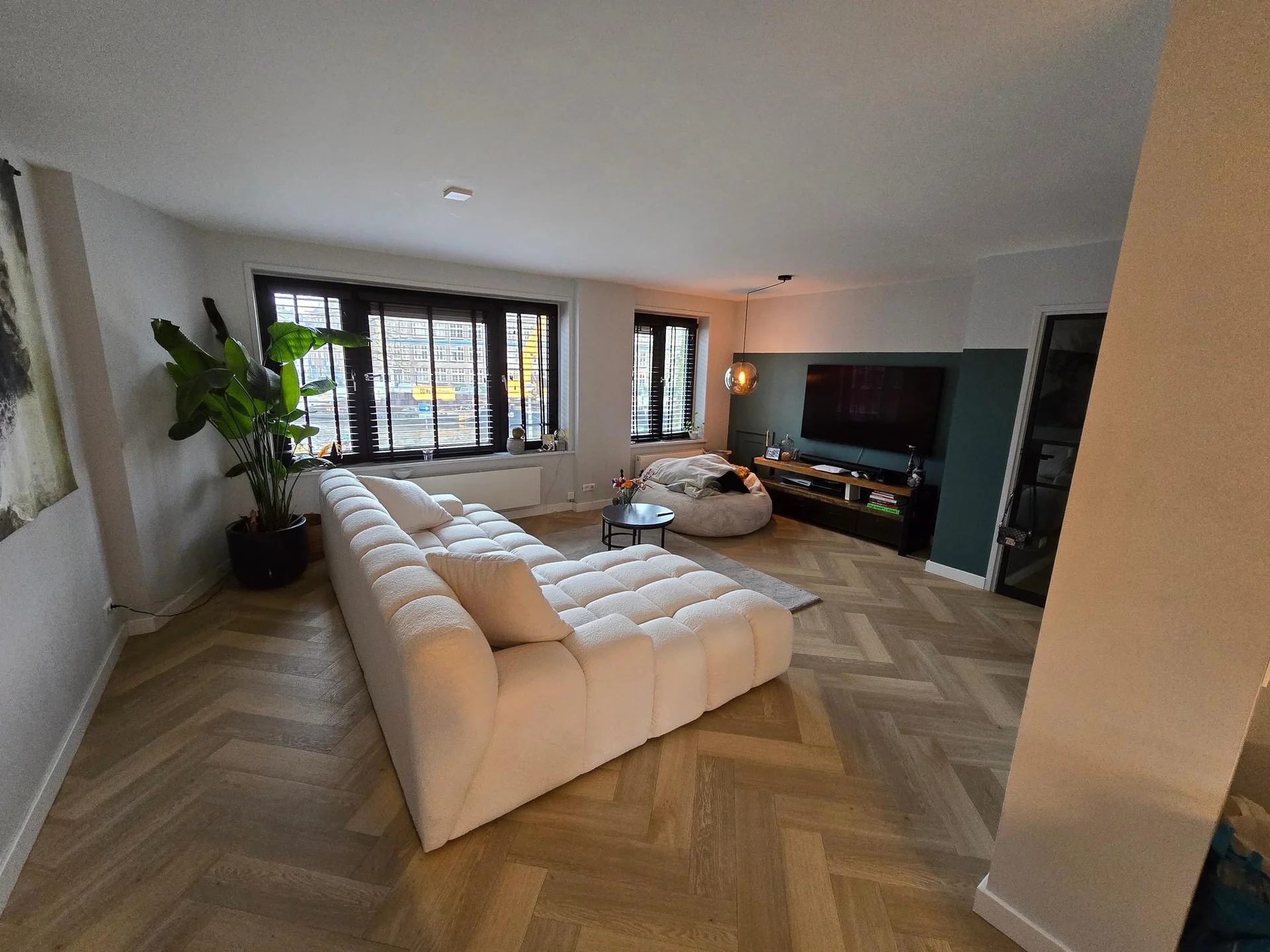 geblurde versie van de foto als achtergrond