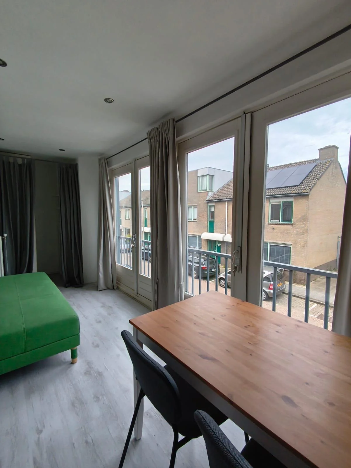 geblurde versie van de foto als achtergrond