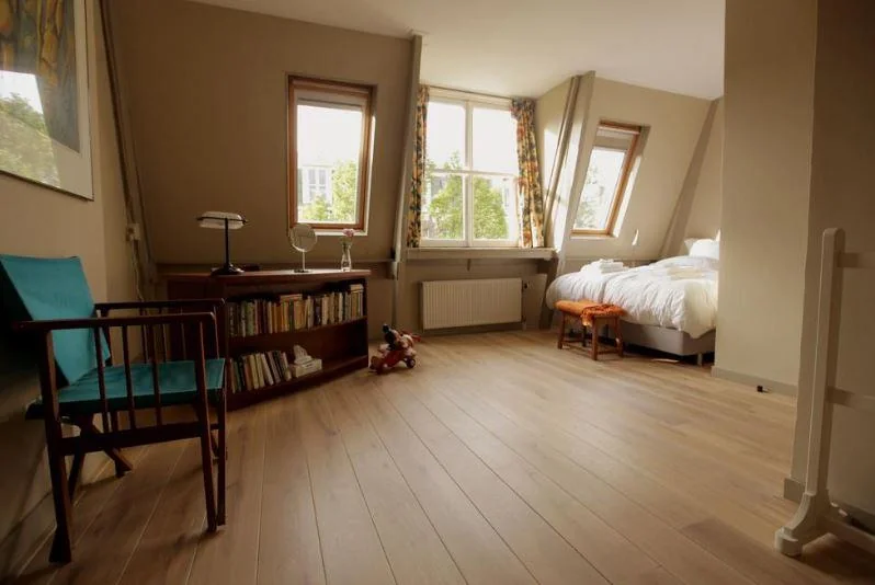 geblurde versie van de foto als achtergrond