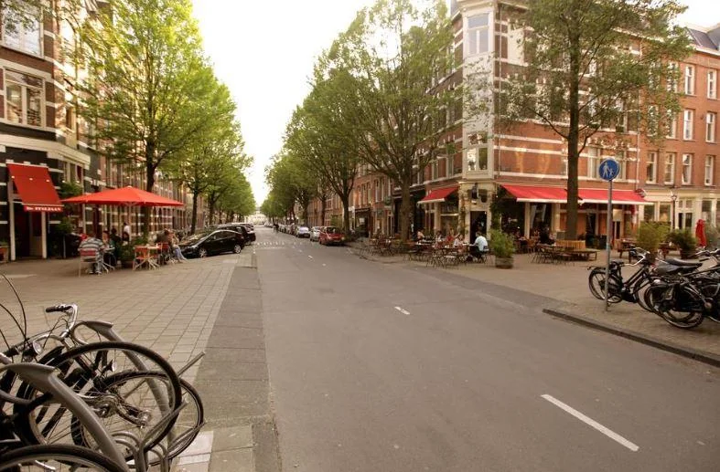 geblurde versie van de foto als achtergrond