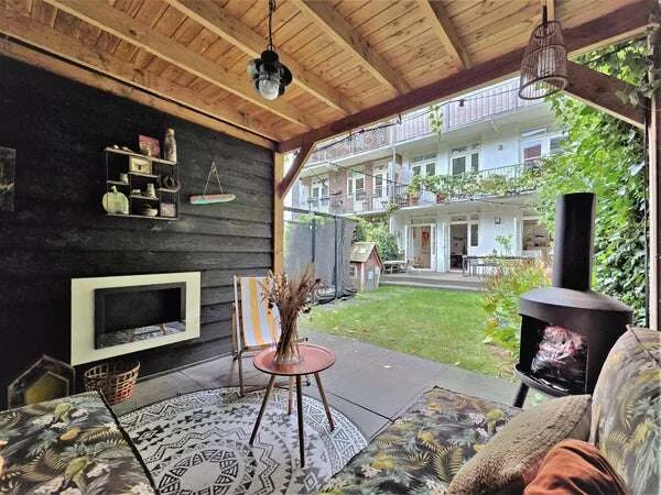 geblurde versie van de foto als achtergrond