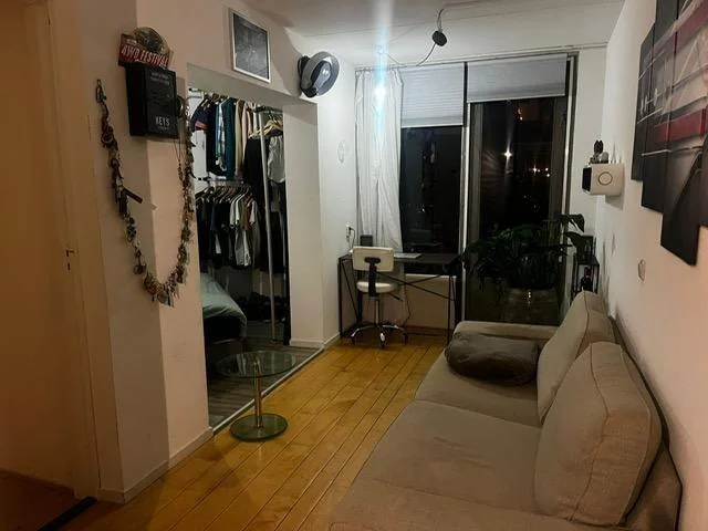 geblurde versie van de foto als achtergrond