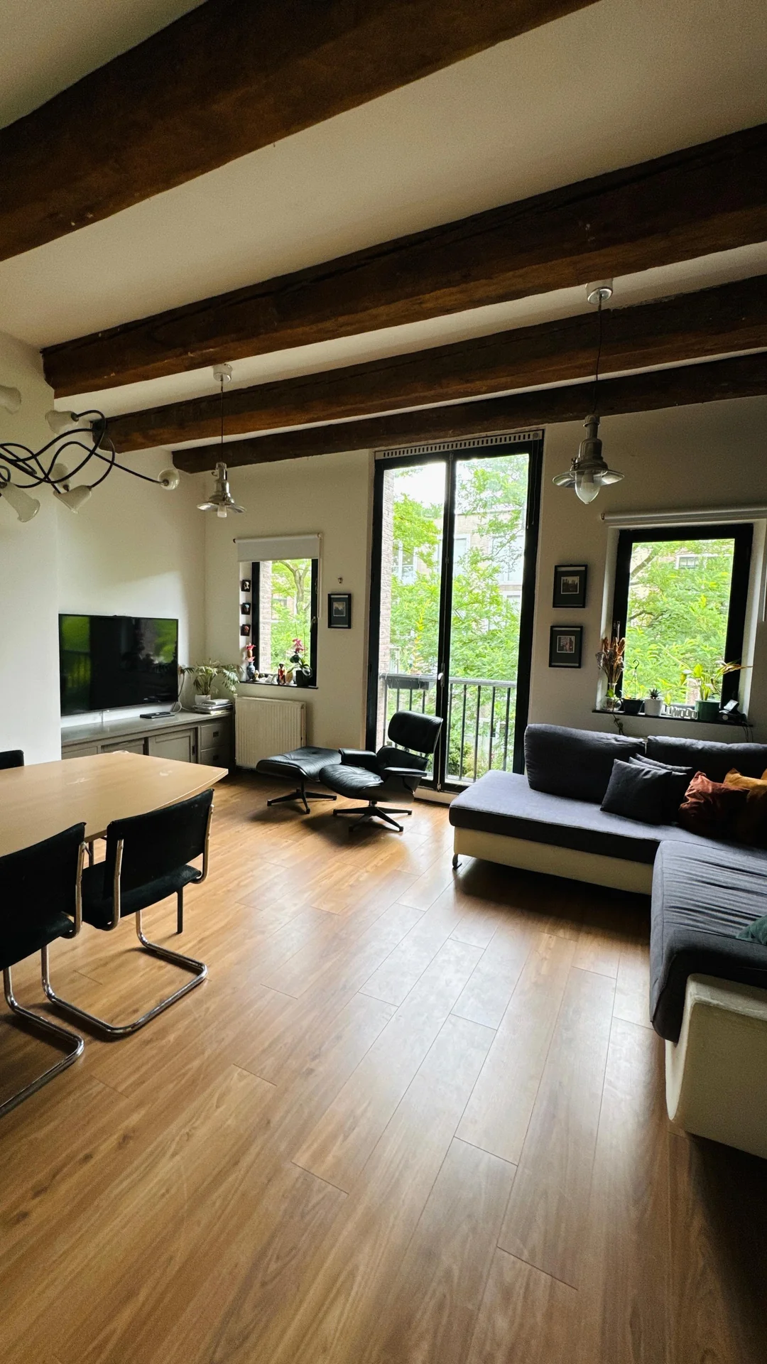 geblurde versie van de foto als achtergrond