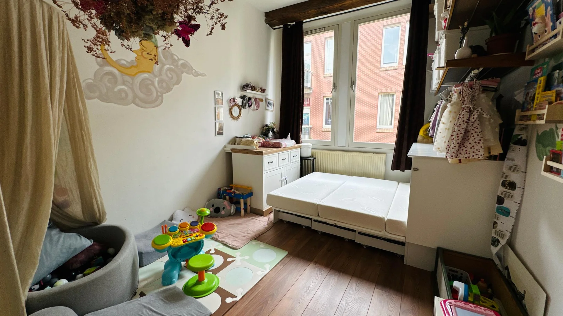 geblurde versie van de foto als achtergrond