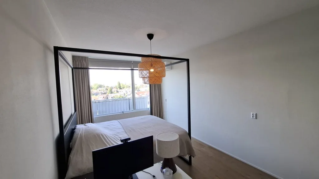 geblurde versie van de foto als achtergrond