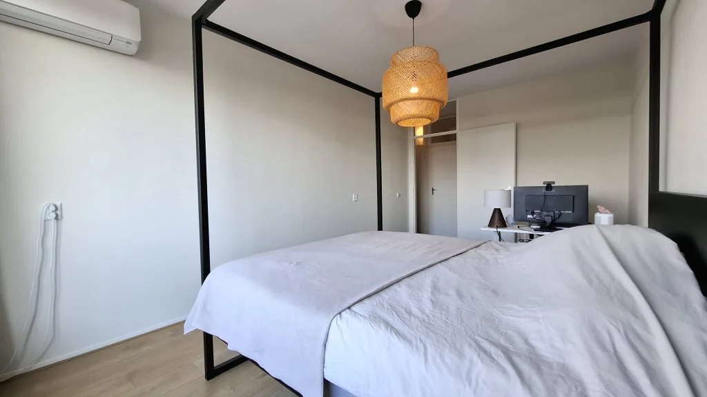 geblurde versie van de foto als achtergrond