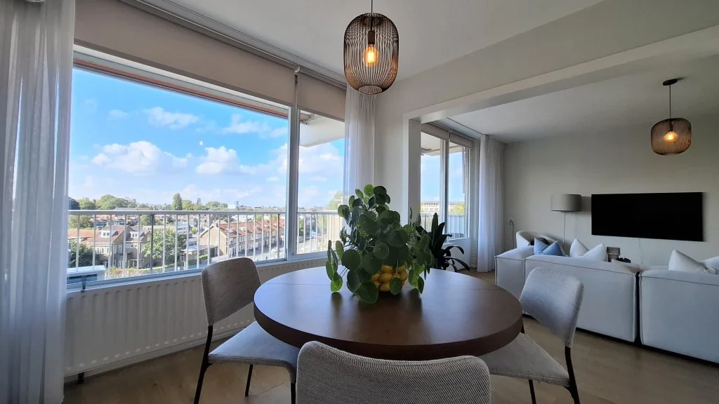 geblurde versie van de foto als achtergrond