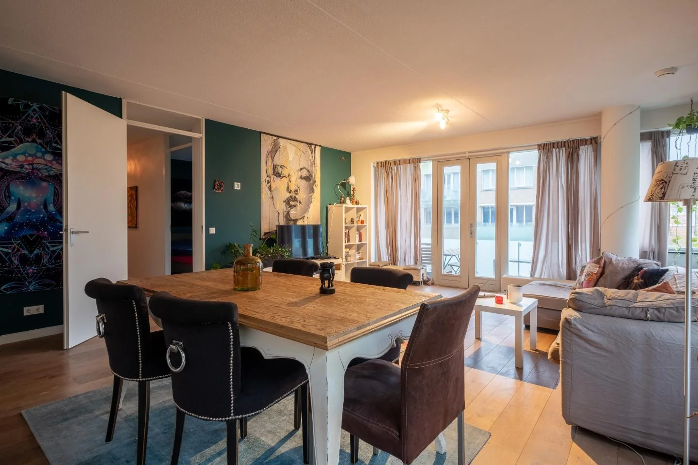 geblurde versie van de foto als achtergrond